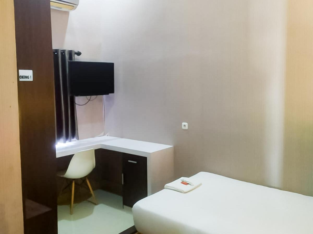فندق Reddoorz Syariah Near Sultan Syarif Kasim II Airport بيكانبارو المظهر الخارجي الصورة
